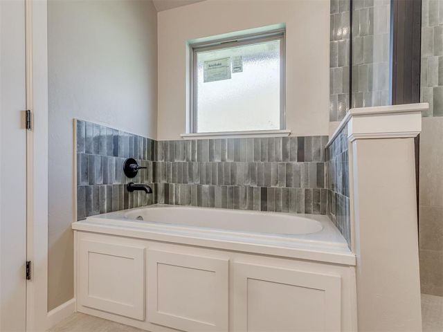 623 Honey Springs Lane, Shawnee, OK 74804