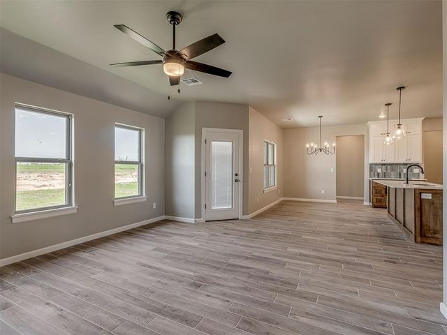 623 Honey Springs Lane, Shawnee, OK 74804