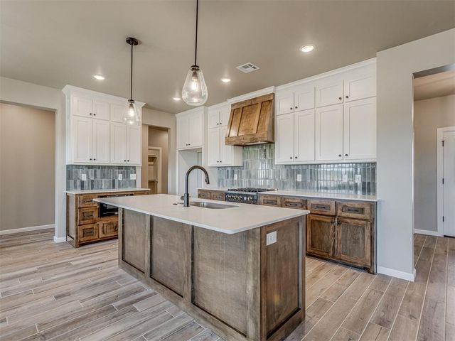 623 Honey Springs Lane, Shawnee, OK 74804