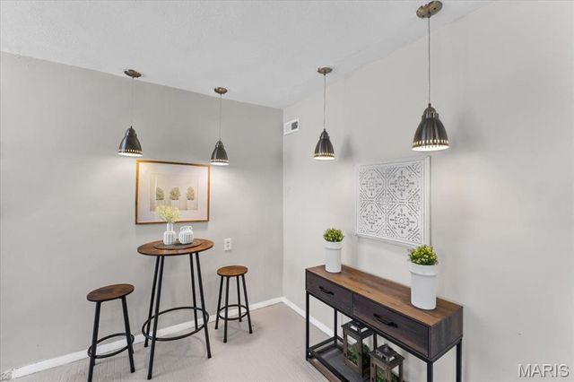 7219 Jenwood Avenue, St Louis, MO 63136