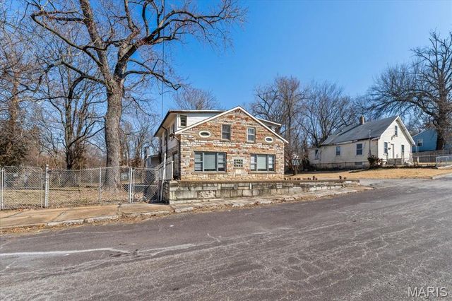 7219 Jenwood Avenue, St Louis, MO 63136