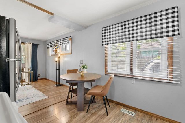 1818 E COLLEGE AVENUE, Appleton, WI 54915