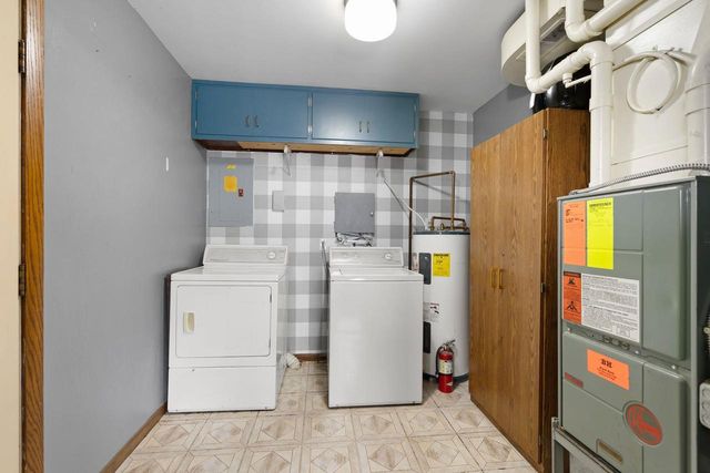 1818 E COLLEGE AVENUE, Appleton, WI 54915