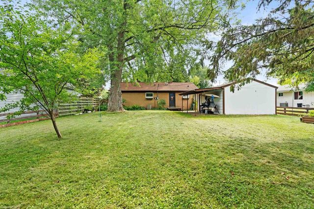 1818 E COLLEGE AVENUE, Appleton, WI 54915