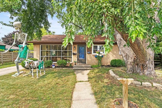 1818 E COLLEGE AVENUE, Appleton, WI 54915