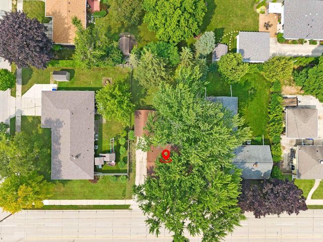 1818 E COLLEGE AVENUE, Appleton, WI 54915
