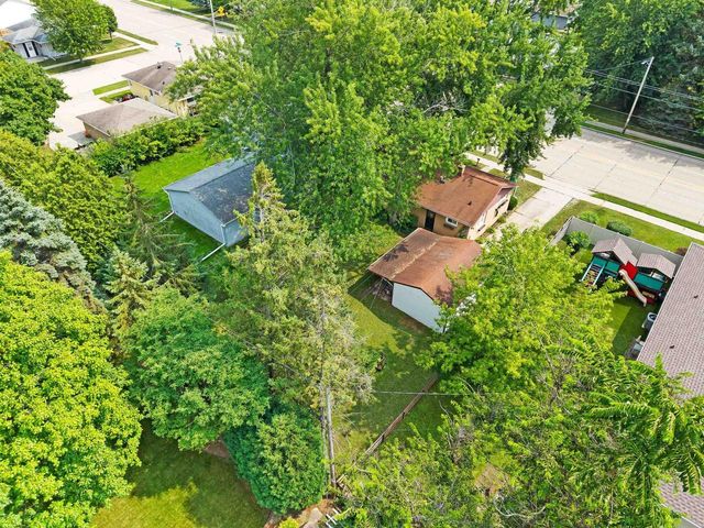 1818 E COLLEGE AVENUE, Appleton, WI 54915