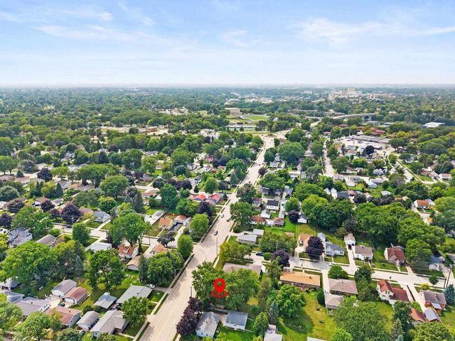 1818 E COLLEGE AVENUE, Appleton, WI 54915