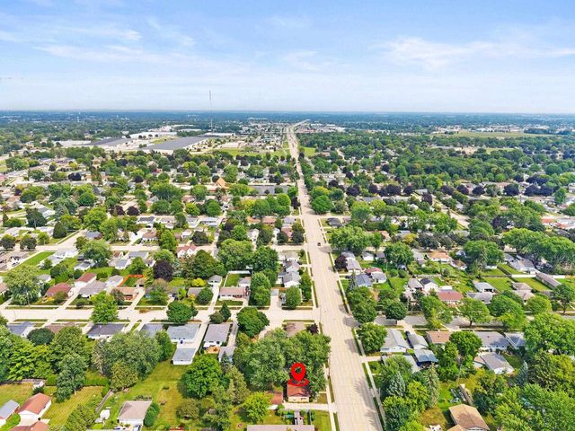 1818 E COLLEGE AVENUE, Appleton, WI 54915