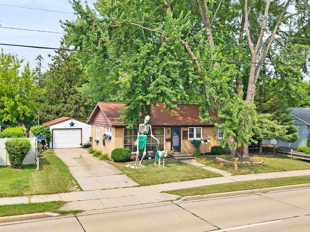 1818 E COLLEGE AVENUE, Appleton, WI 54915
