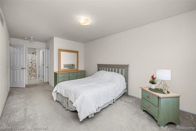 882 Natures Cove Court, Wixom, MI 48393