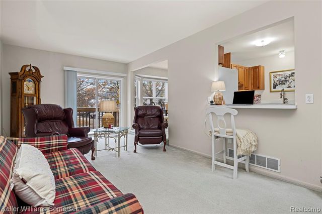 882 Natures Cove Court, Wixom, MI 48393