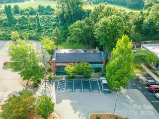 1304 Hendersonville Road, Asheville, NC 28803
