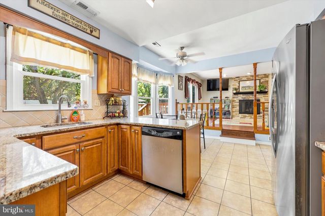 6 FREEDOM PL, Sewell, NJ 08080