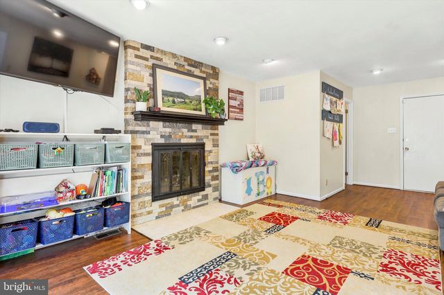 6 FREEDOM PL, Sewell, NJ 08080
