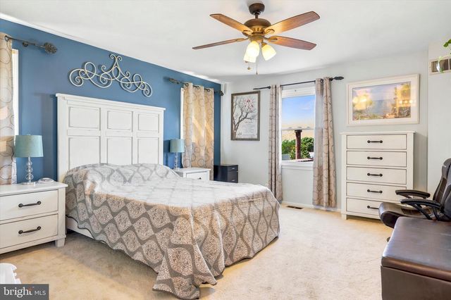 6 FREEDOM PL, Sewell, NJ 08080