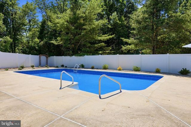 6 FREEDOM PL, Sewell, NJ 08080