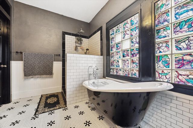 2302 Wentworth Street, Houston, TX 77004