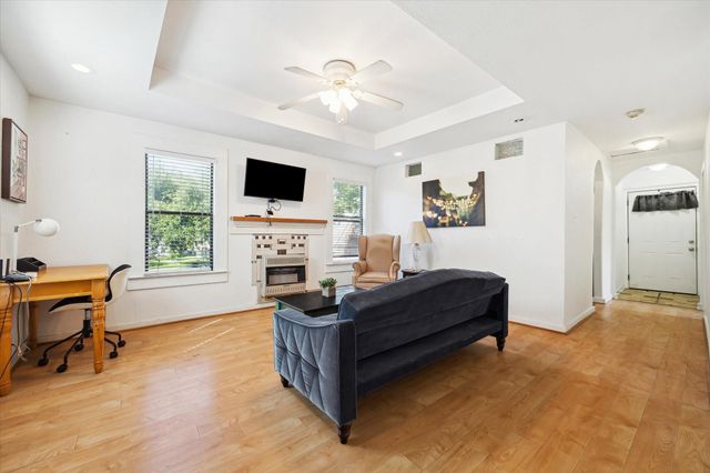 2302 Wentworth Street, Houston, TX 77004