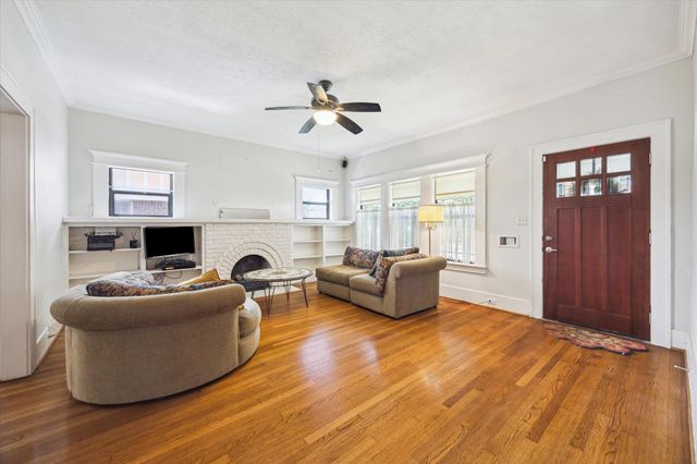 2302 Wentworth Street, Houston, TX 77004