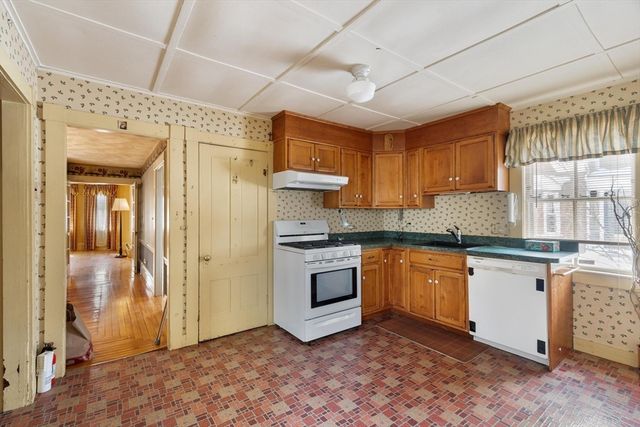 30 Breed Street, Lynn, MA 01902