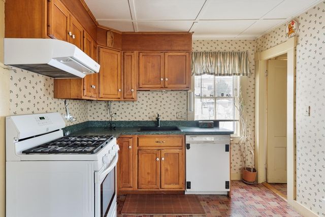 30 Breed Street, Lynn, MA 01902