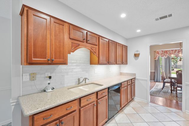 3320 PATRICIA ELLEN DR, Bartlett, TN 38133