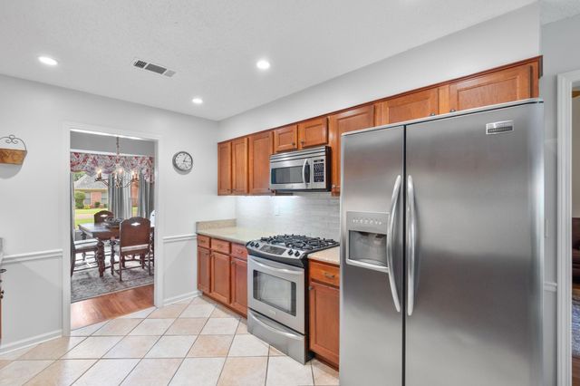 3320 PATRICIA ELLEN DR, Bartlett, TN 38133