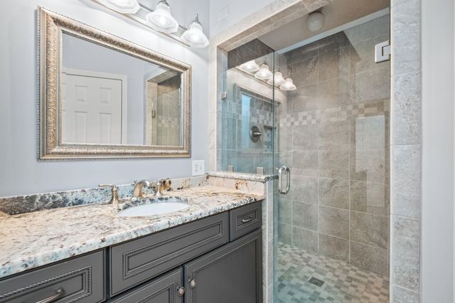 3320 PATRICIA ELLEN DR, Bartlett, TN 38133