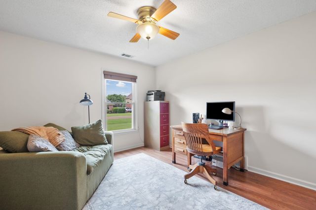 3320 PATRICIA ELLEN DR, Bartlett, TN 38133
