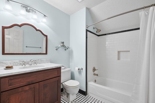 3320 PATRICIA ELLEN DR, Bartlett, TN 38133