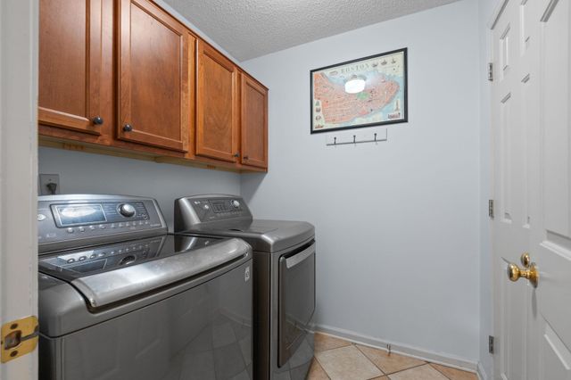 3320 PATRICIA ELLEN DR, Bartlett, TN 38133