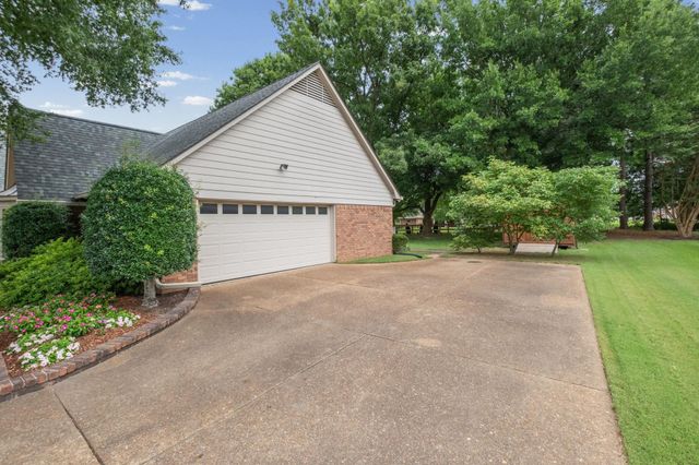 3320 PATRICIA ELLEN DR, Bartlett, TN 38133