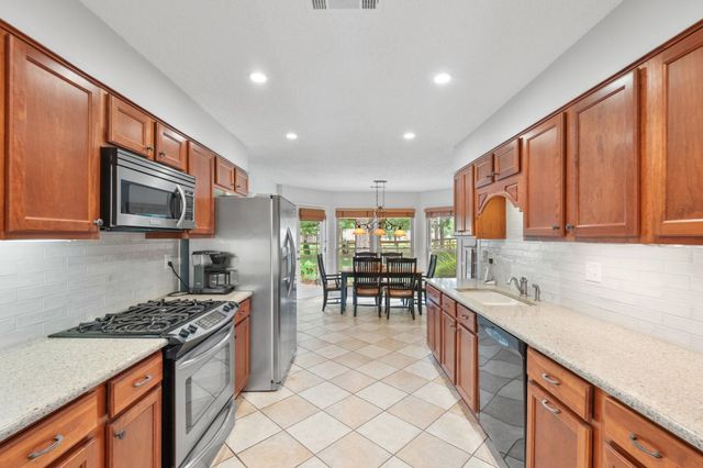 3320 PATRICIA ELLEN DR, Bartlett, TN 38133
