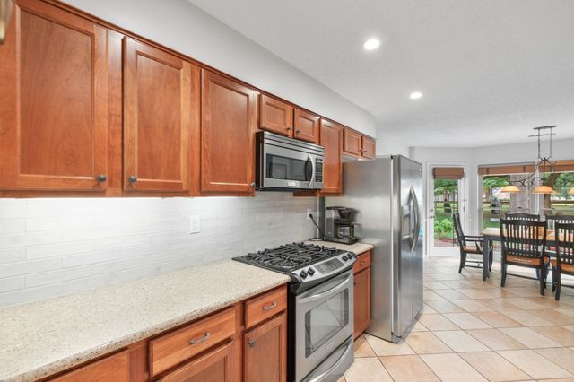 3320 PATRICIA ELLEN DR, Bartlett, TN 38133