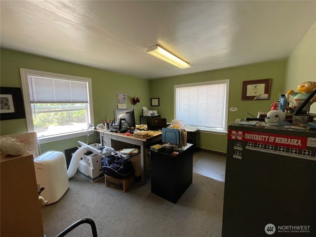 2606 E Main, Puyallup, WA 98372