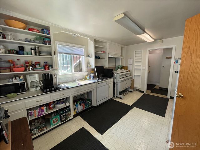 2606 E Main, Puyallup, WA 98372