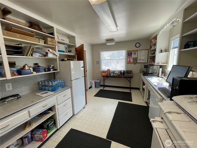 2606 E Main, Puyallup, WA 98372