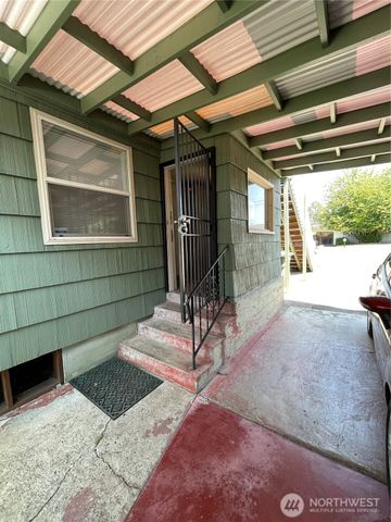 2606 E Main, Puyallup, WA 98372