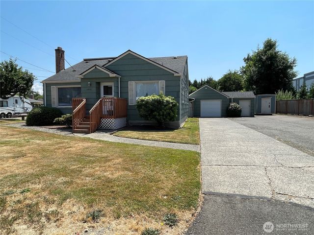 2606 E Main, Puyallup, WA 98372