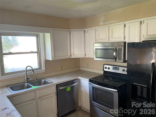 6174 Center Grove Road, Kershaw, SC 29067