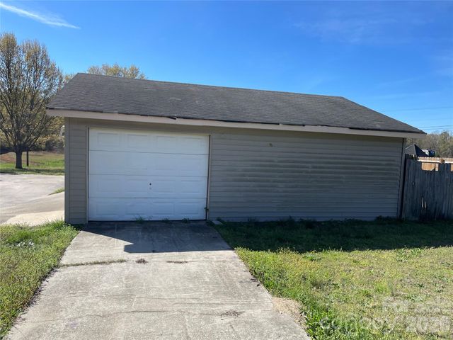 6174 Center Grove Road, Kershaw, SC 29067