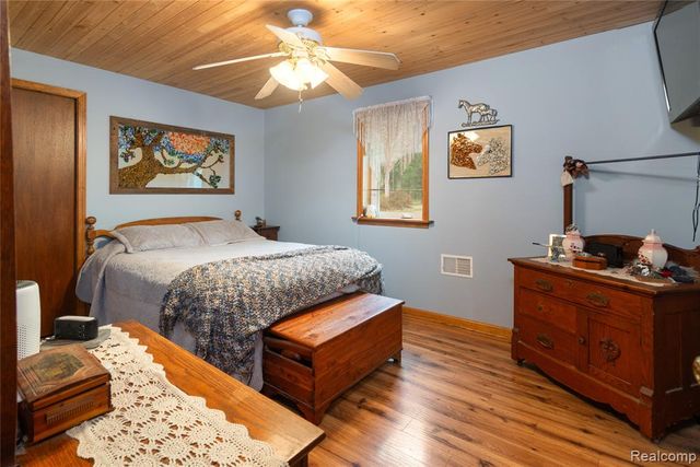 322 E Pere Cheney Road, Roscommon, MI 48653