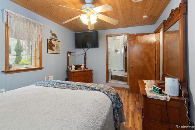 322 E Pere Cheney Road, Roscommon, MI 48653