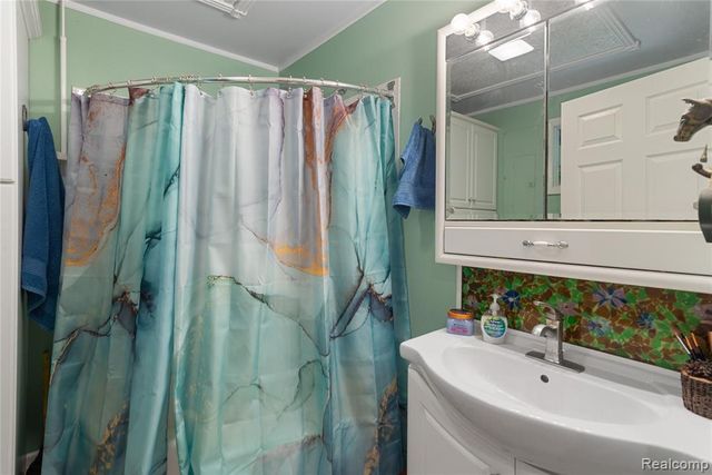 322 E Pere Cheney Road, Roscommon, MI 48653