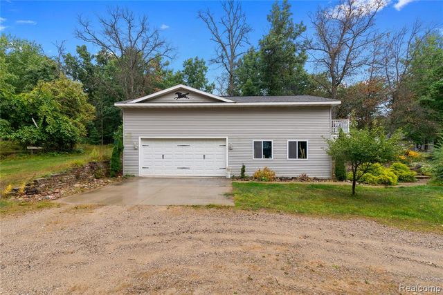 322 E Pere Cheney Road, Roscommon, MI 48653
