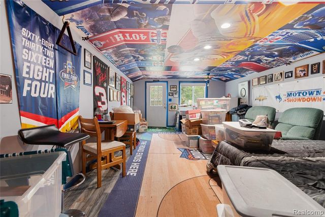 322 E Pere Cheney Road, Roscommon, MI 48653