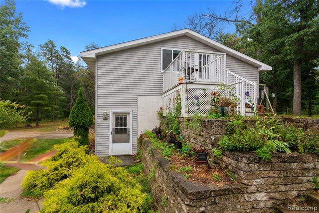 322 E Pere Cheney Road, Roscommon, MI 48653