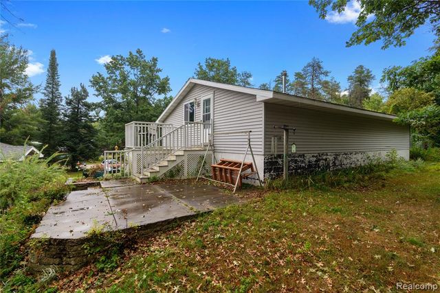 322 E Pere Cheney Road, Roscommon, MI 48653