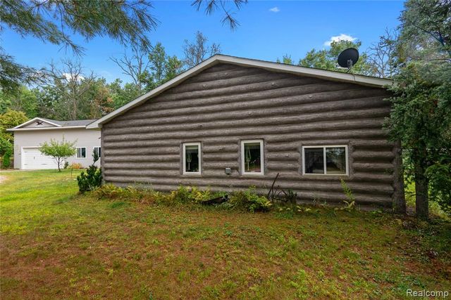 322 E Pere Cheney Road, Roscommon, MI 48653
